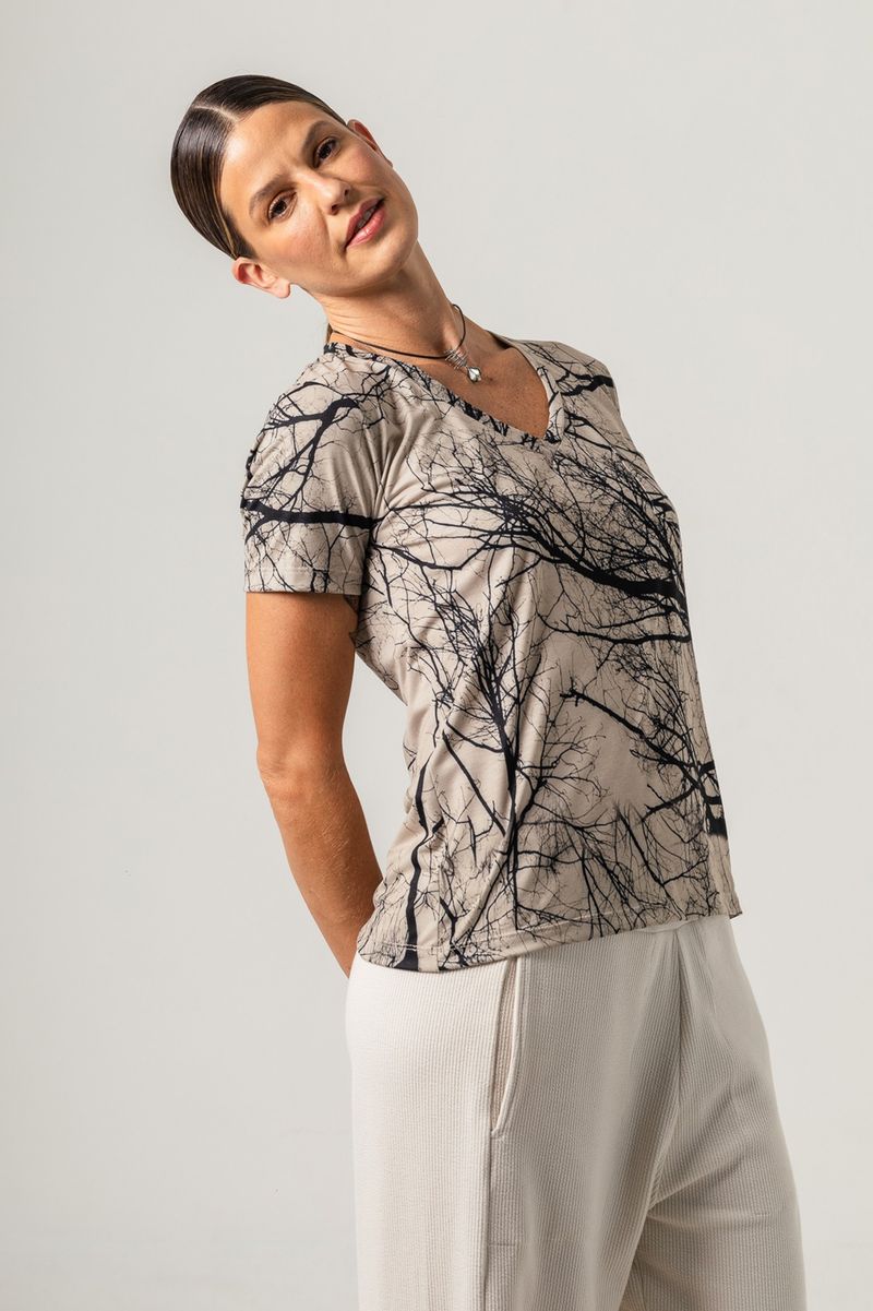Blusa de Malha Baby look com bolso Galho Vari Escura
