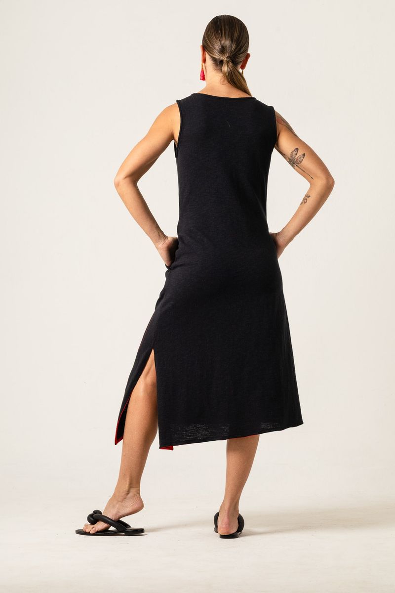 Vestido Midi de Malha Preto Com Bordados Linha