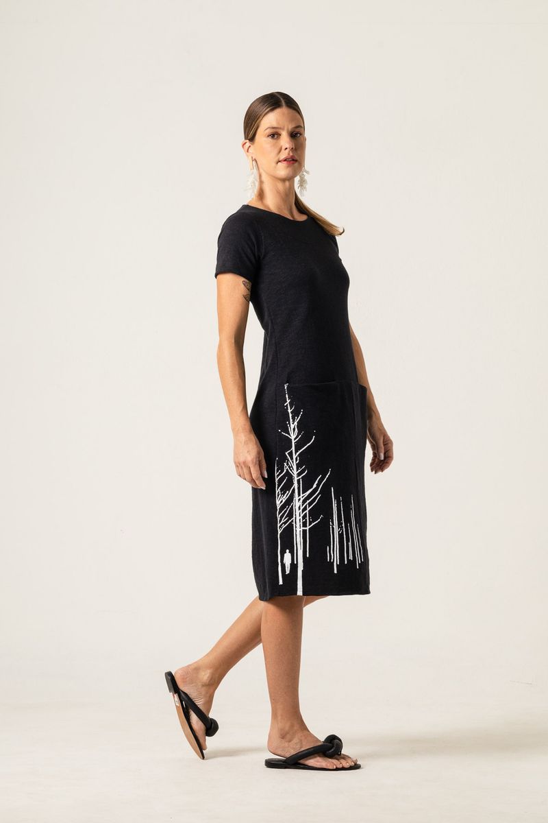Vestido Curto de Malha Preto Estampa Ramos