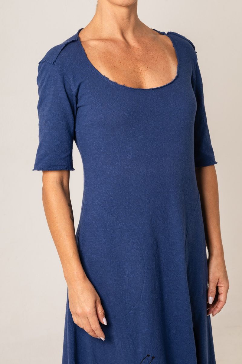Vestido Longo de Malha Azul Bordado