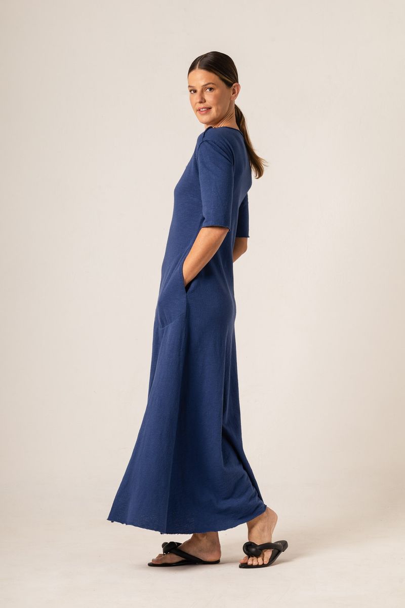 Vestido Longo de Malha Azul Bordado