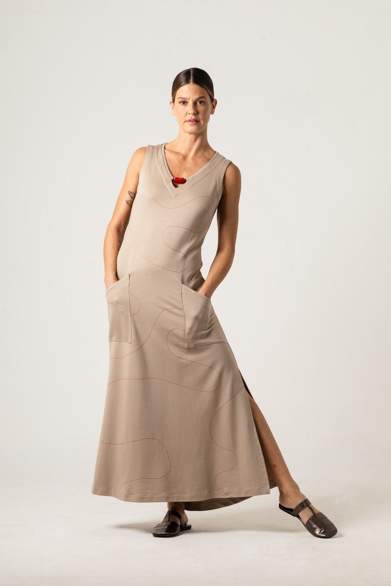 Vestido Longo Off White com colar Vermelho