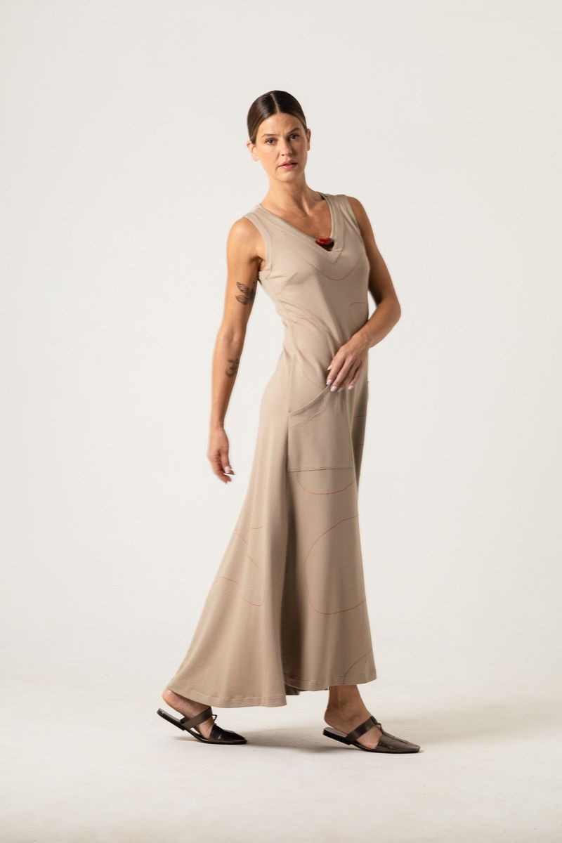 Vestido Longo Off White com colar Vermelho