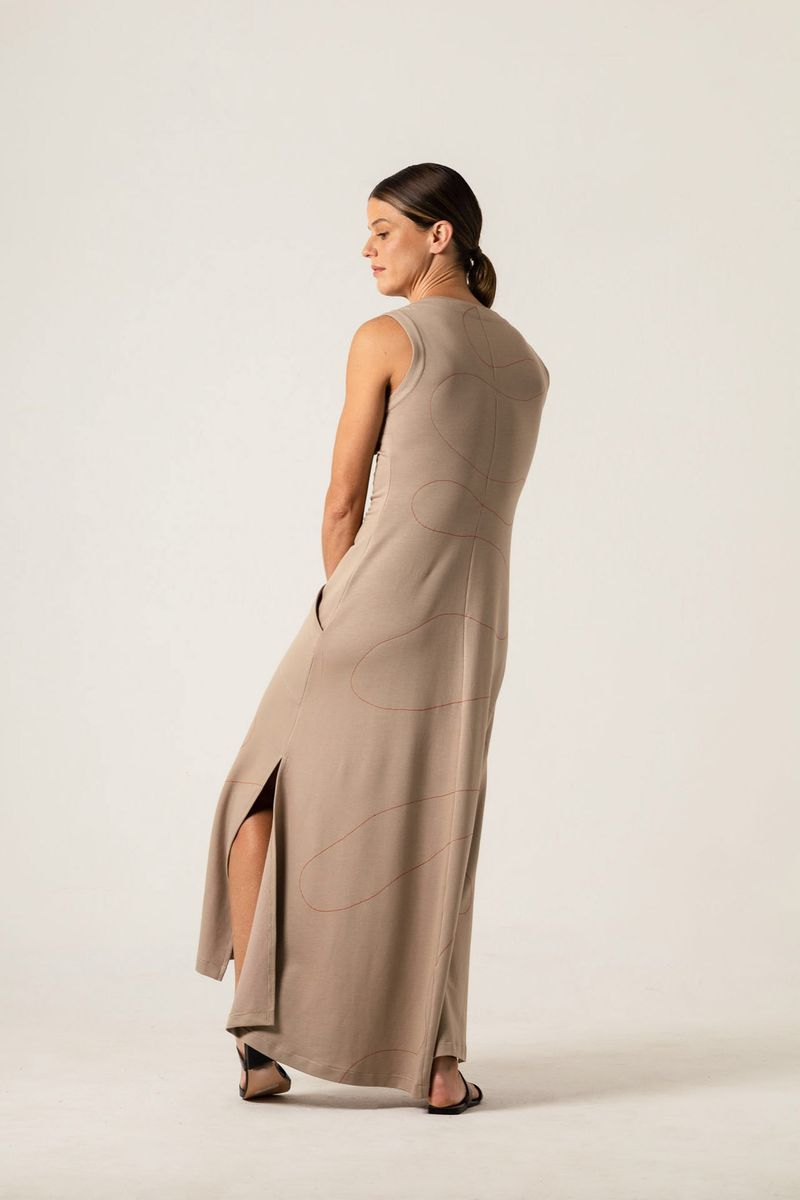 Vestido Longo Off White com colar Vermelho