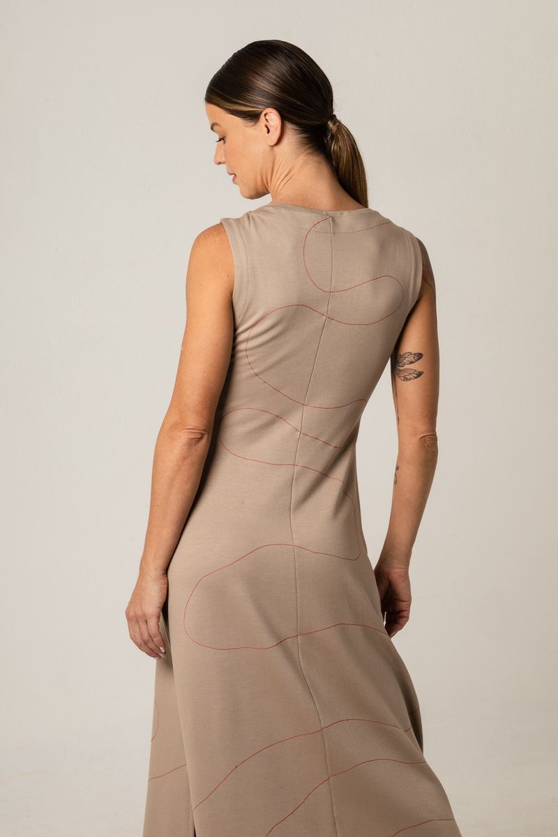 Vestido Longo Off White com colar Vermelho