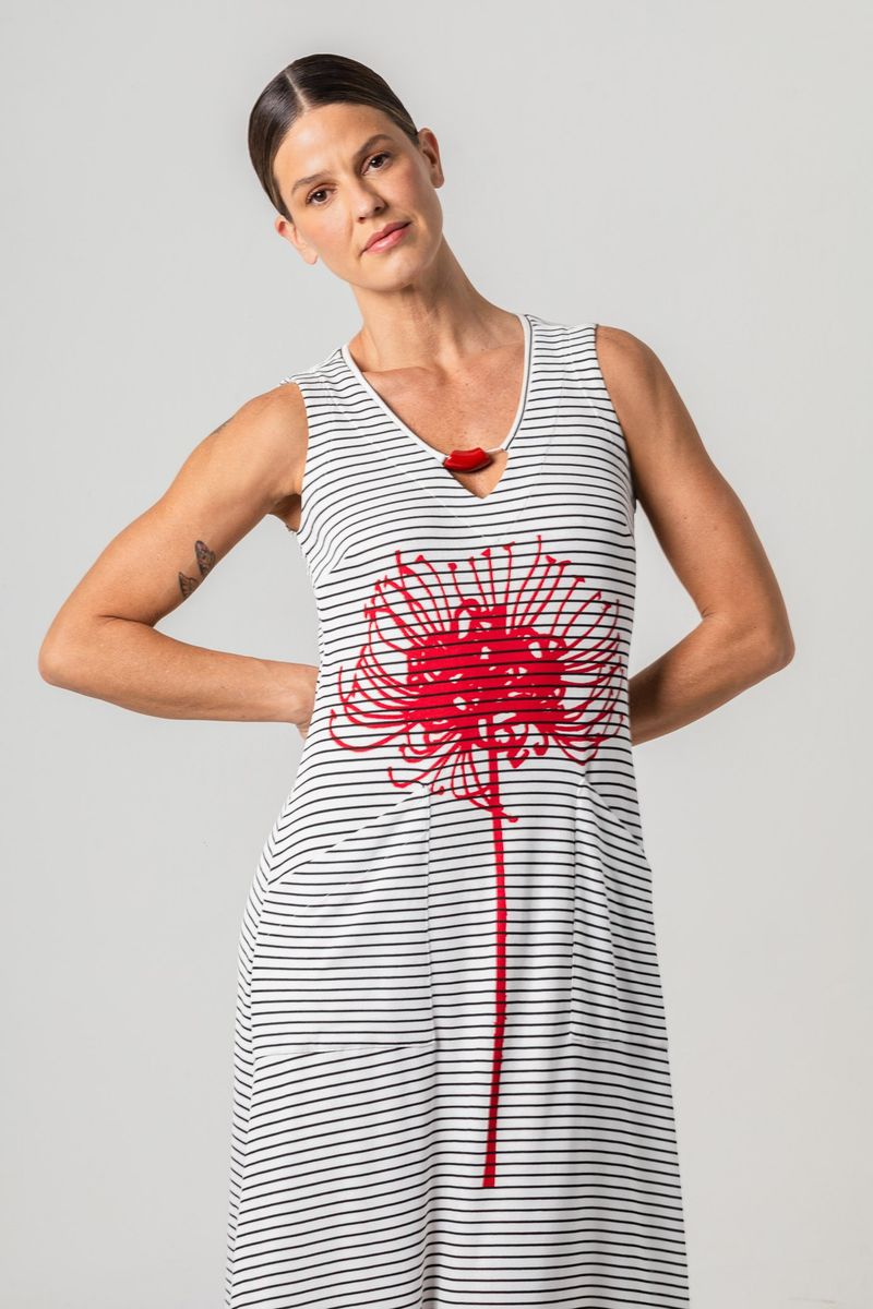 Vestido Longo Listrado Colar Vermelho