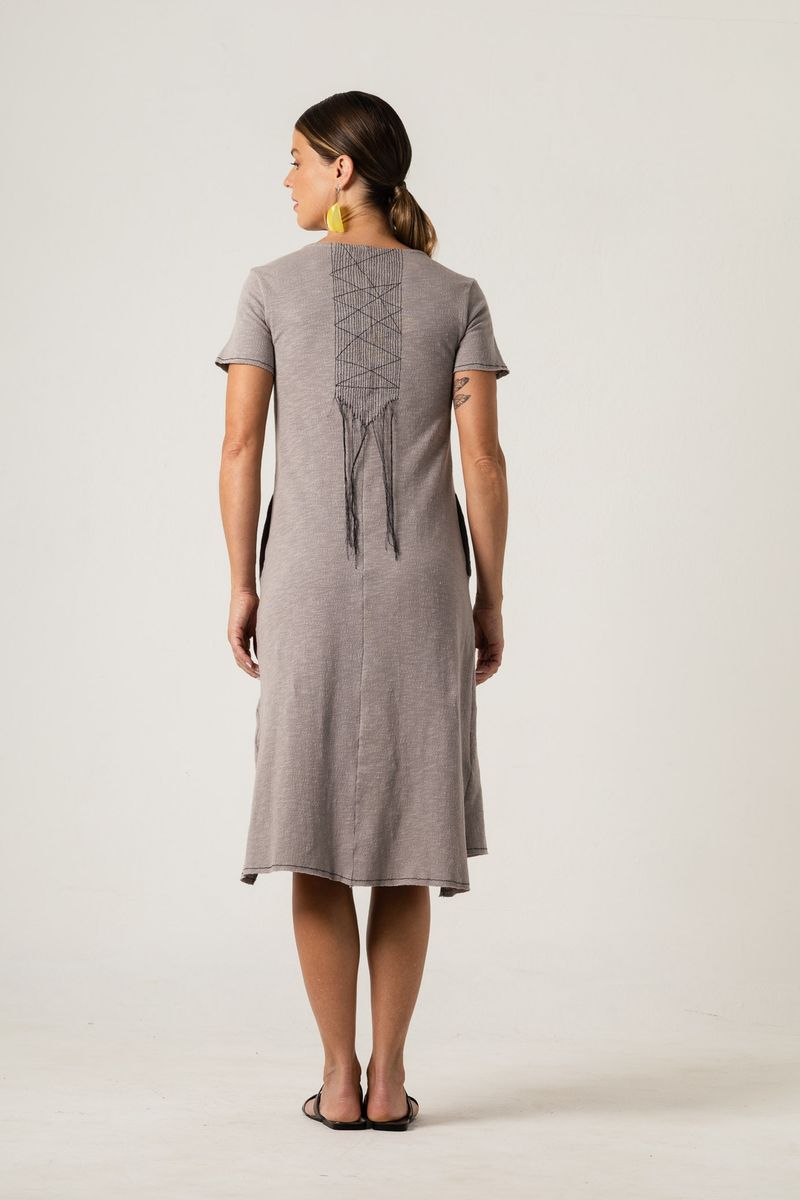 Vestido Curto de Malha Cinza Costa Costura Linha