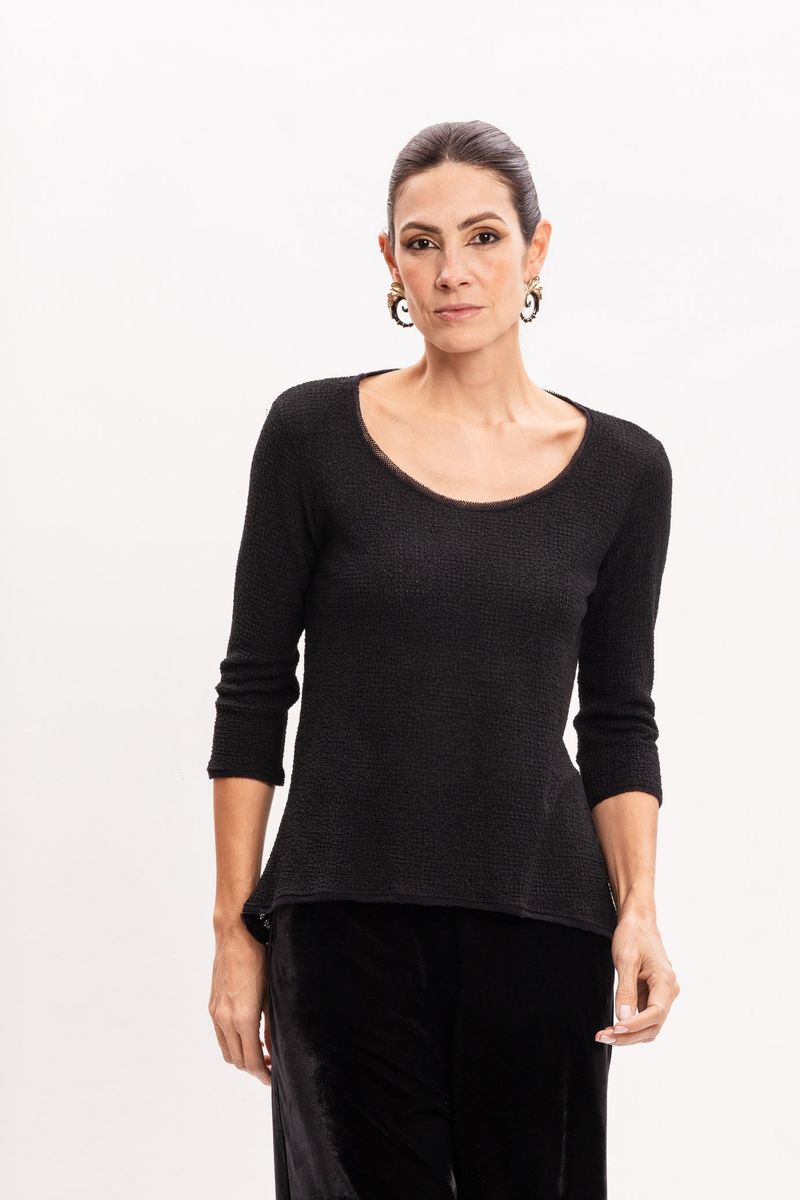 Blusa de Malha Preta com Acabamento em Tule