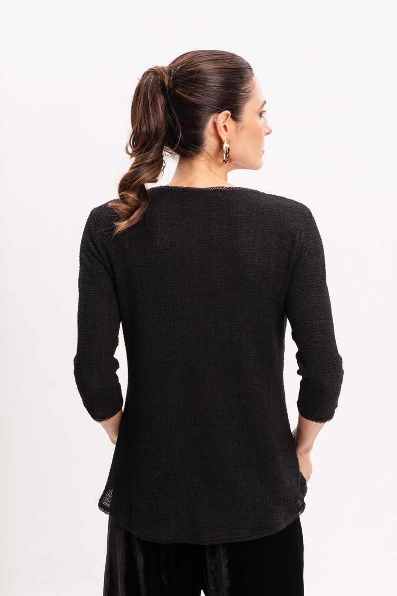 Blusa de Malha Preta com Acabamento em Tule