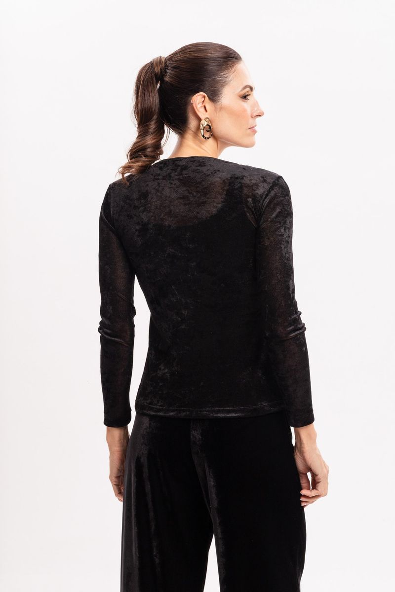 Blusa Preta em Veludo com Presponto Vermelho