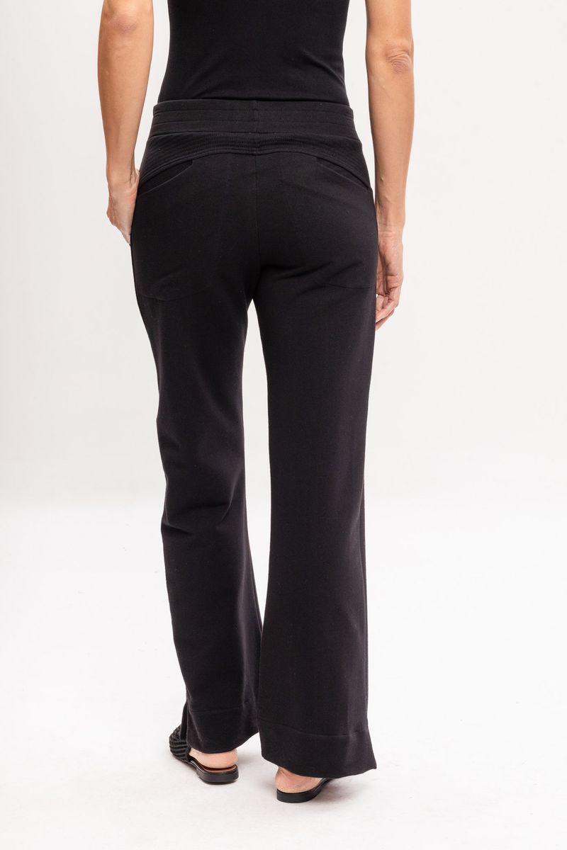 Calça Preta em Moletom com Presponto