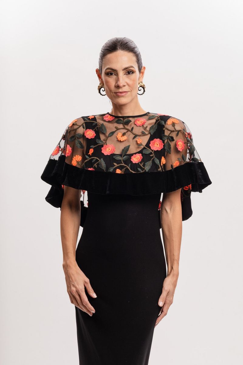 Poncho em Renda Preta com Flores Laranja