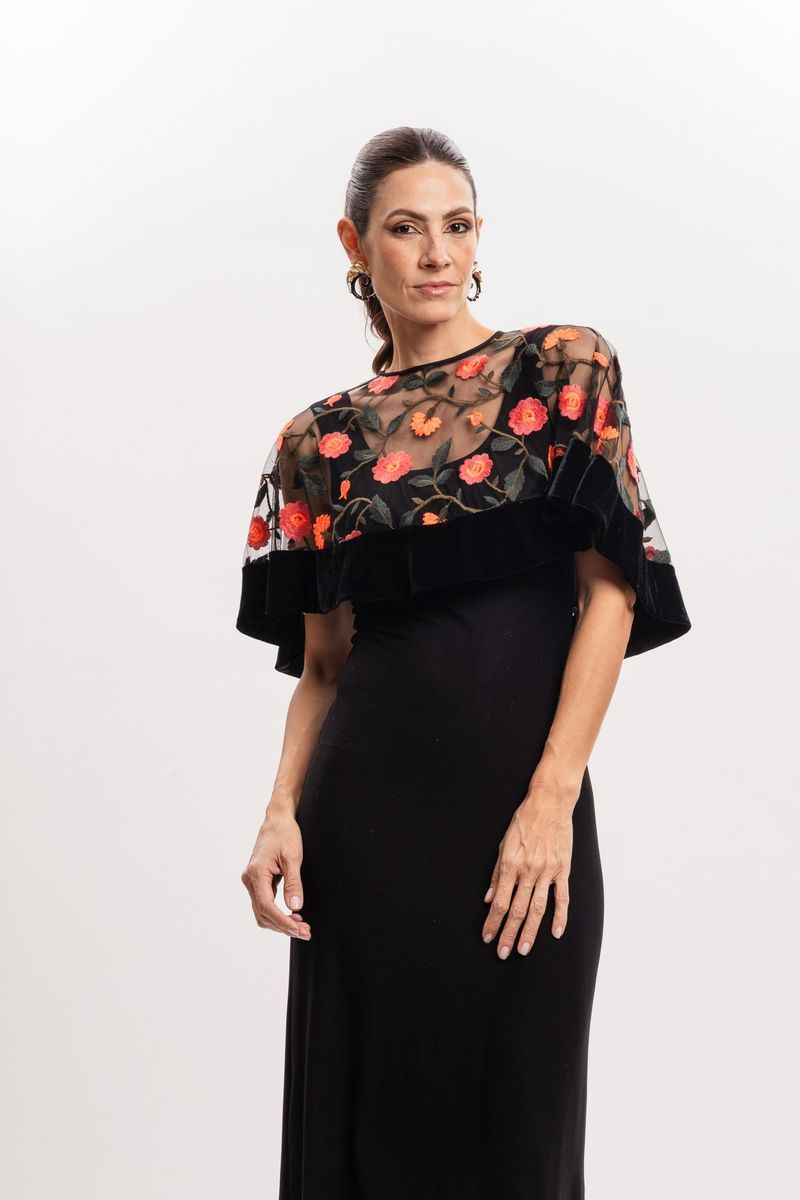 Poncho em Renda Preta com Flores Laranja