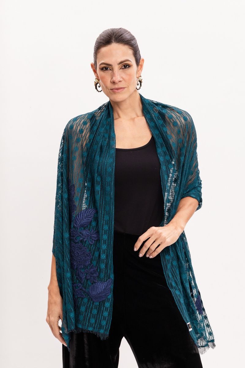 Xale em Renda Verde com Detalhe de Folha Azul