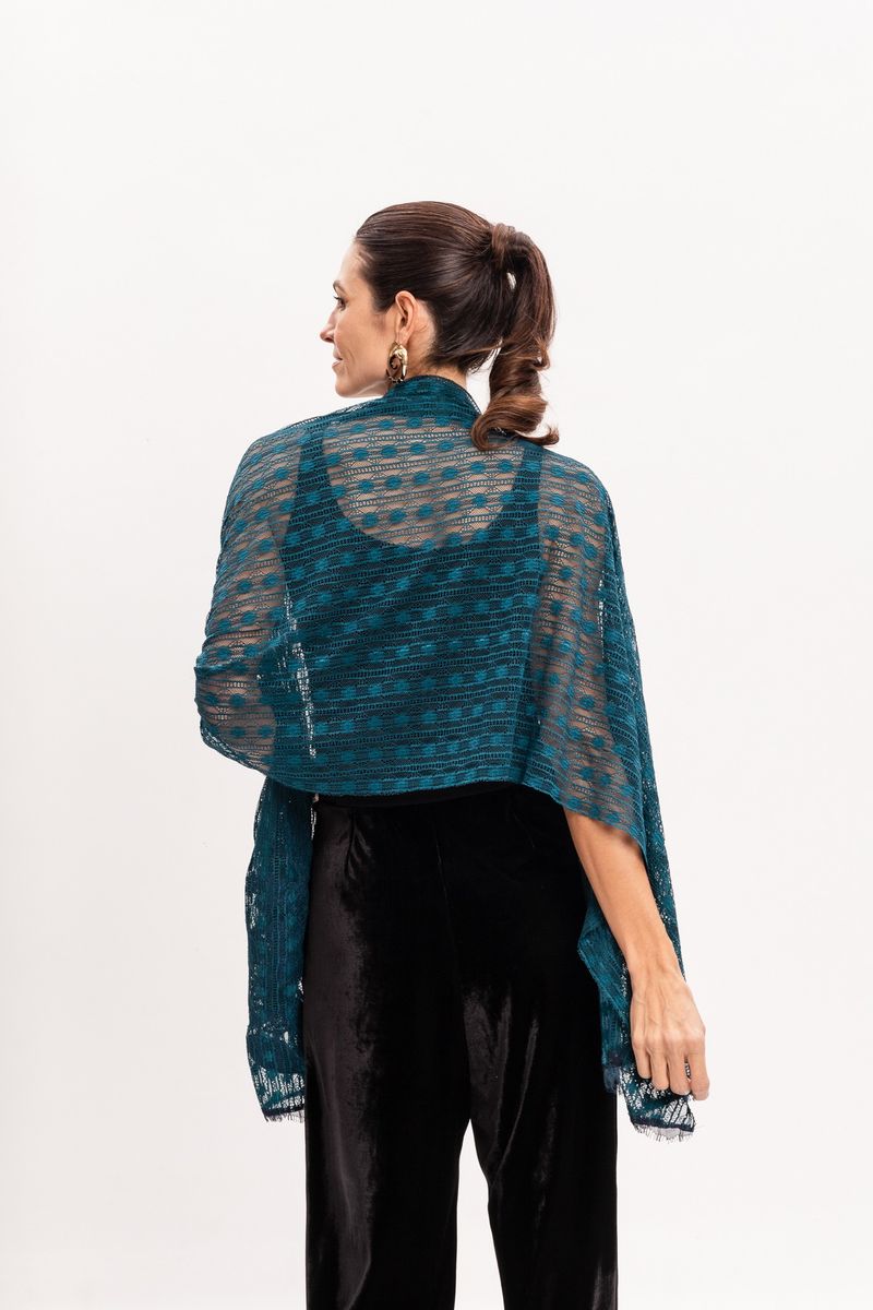 Xale em Renda Verde com Detalhe de Folha Azul