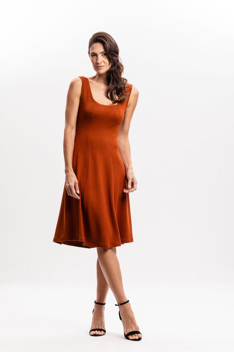 Vestido Curto Ferrugem em Malha com Recortes