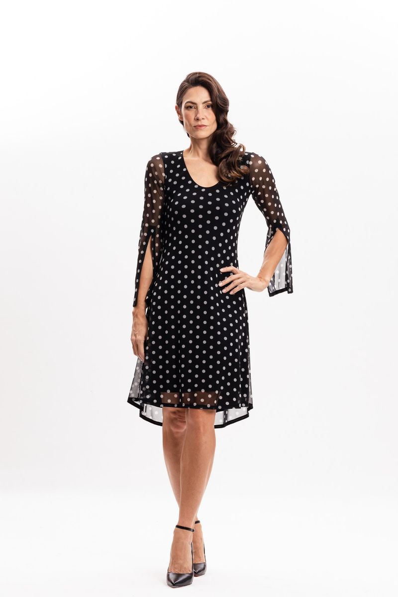 Vestido Curto em Tule Poá Preto com Recortes
