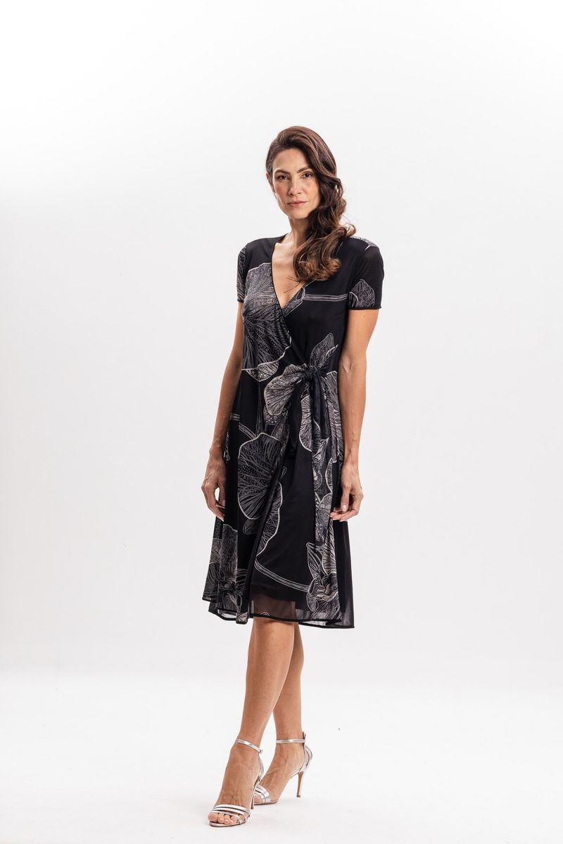 Vestido em Tule com Amarração Orquídea Negra