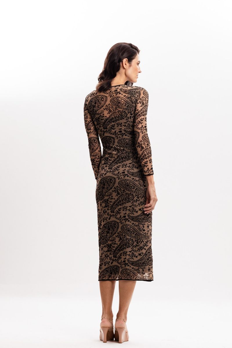 Vestido em Tule Caxemira com Manga Longa