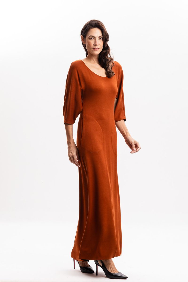Vestido Longo em Malha Terracota com Manga Morcego