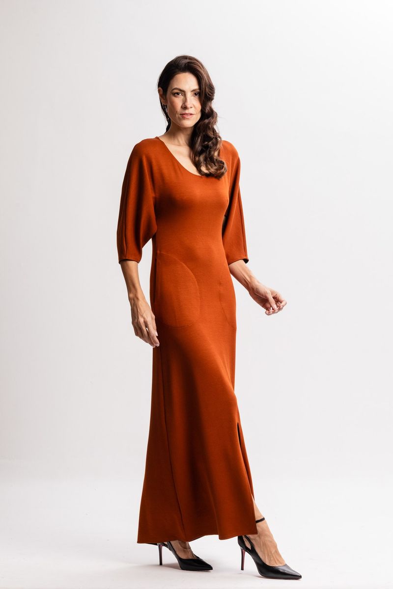 Vestido Longo em Malha Terracota com Manga Morcego