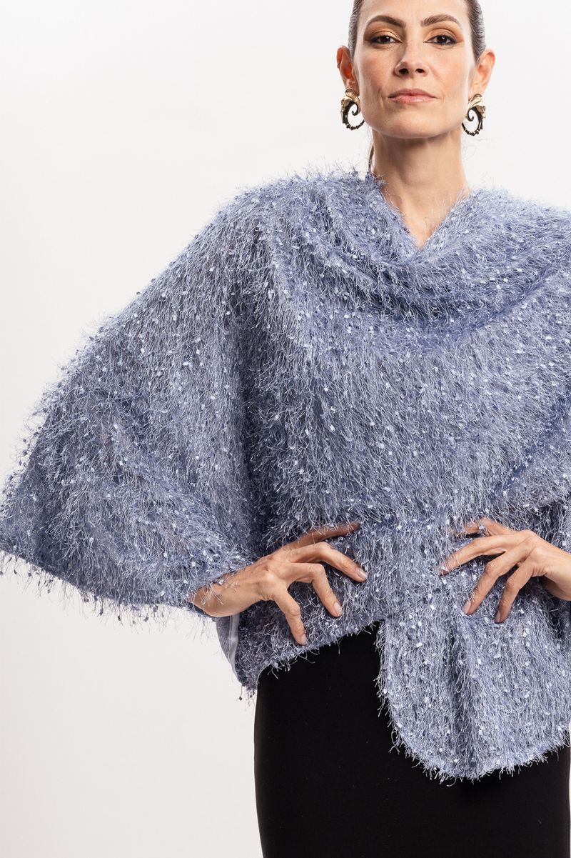 Poncho Transpasse Pelinhos Azul Claro