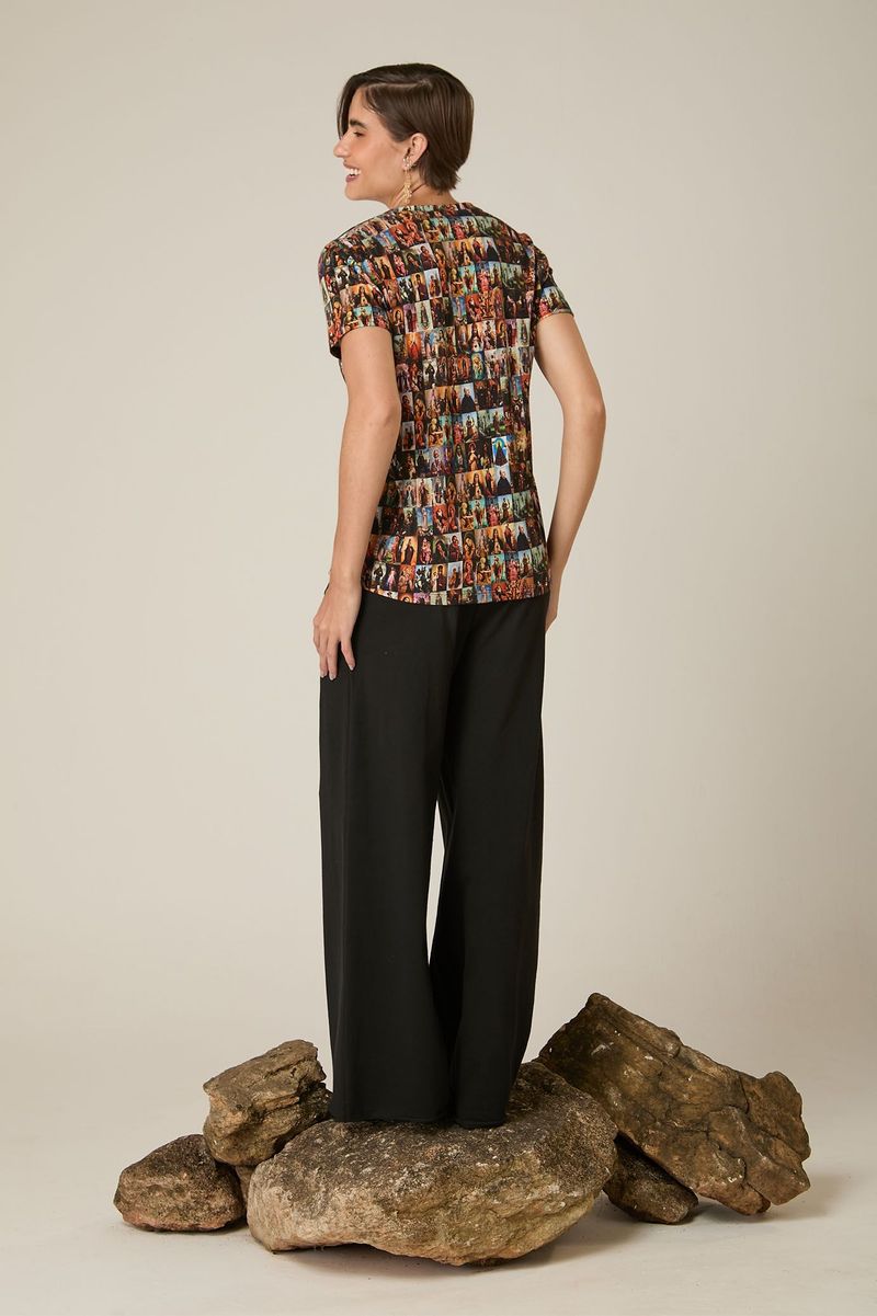 Blusa Baby Look C/Bolso Santinhos