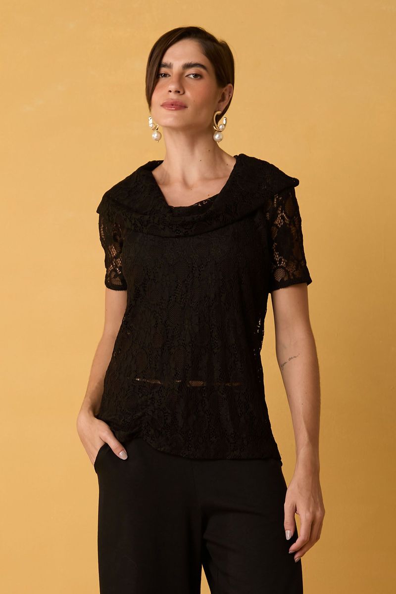 Blusa de Renda Preta com Gola Drapeada