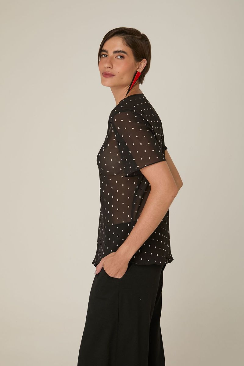 Blusa Preta de Poá Manga Curta Decote V