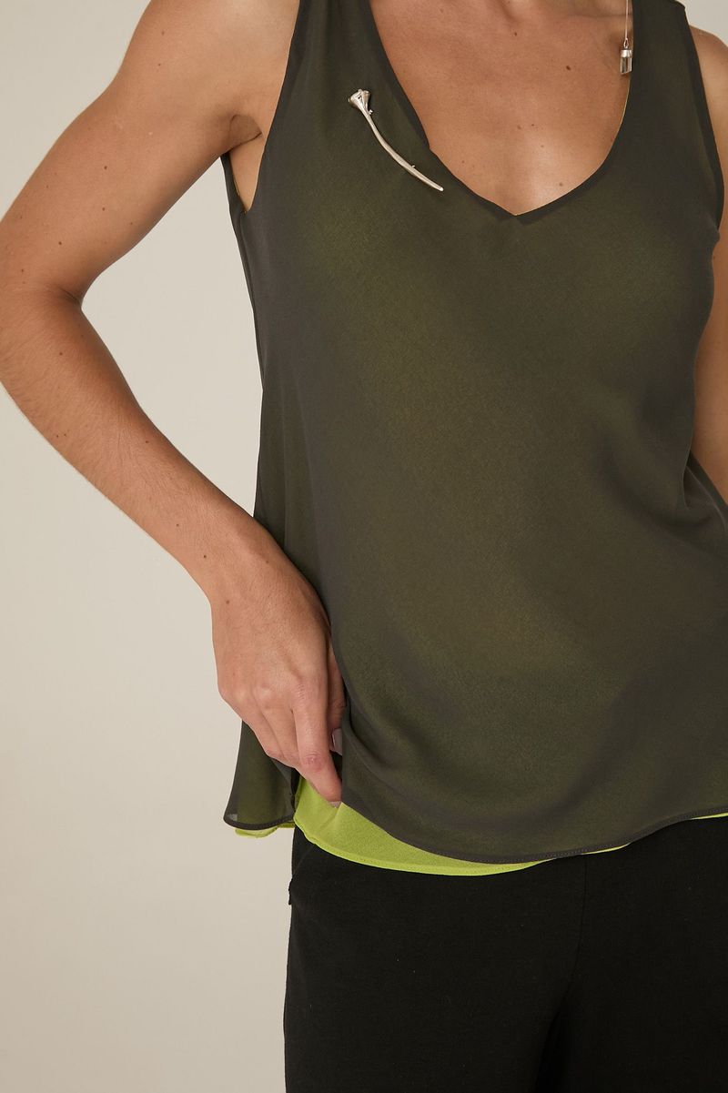 Blusa Regata de Musseline Dupla Verde Decote V