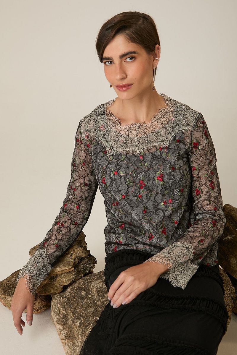 Blusa Tule Bordado com Renda Preta