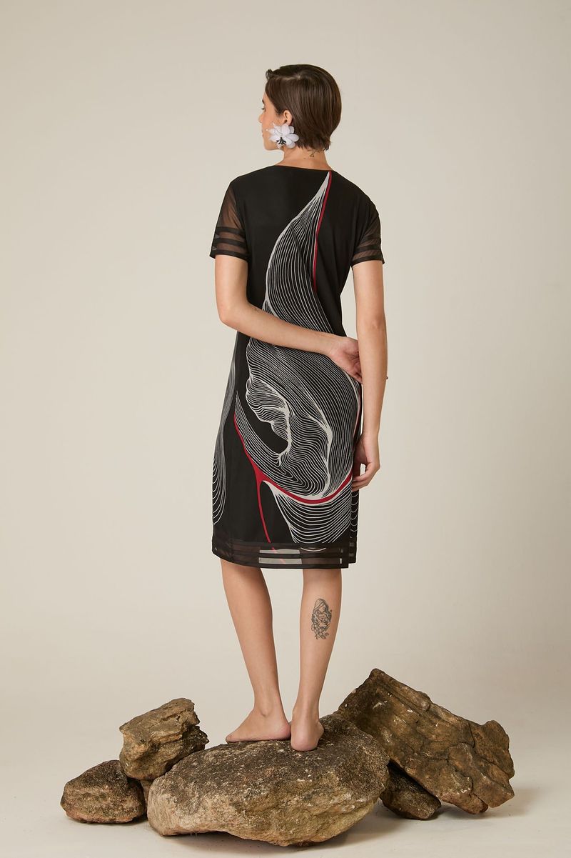 Vestido Curto de Tule Geométrico com Fita de Cetim