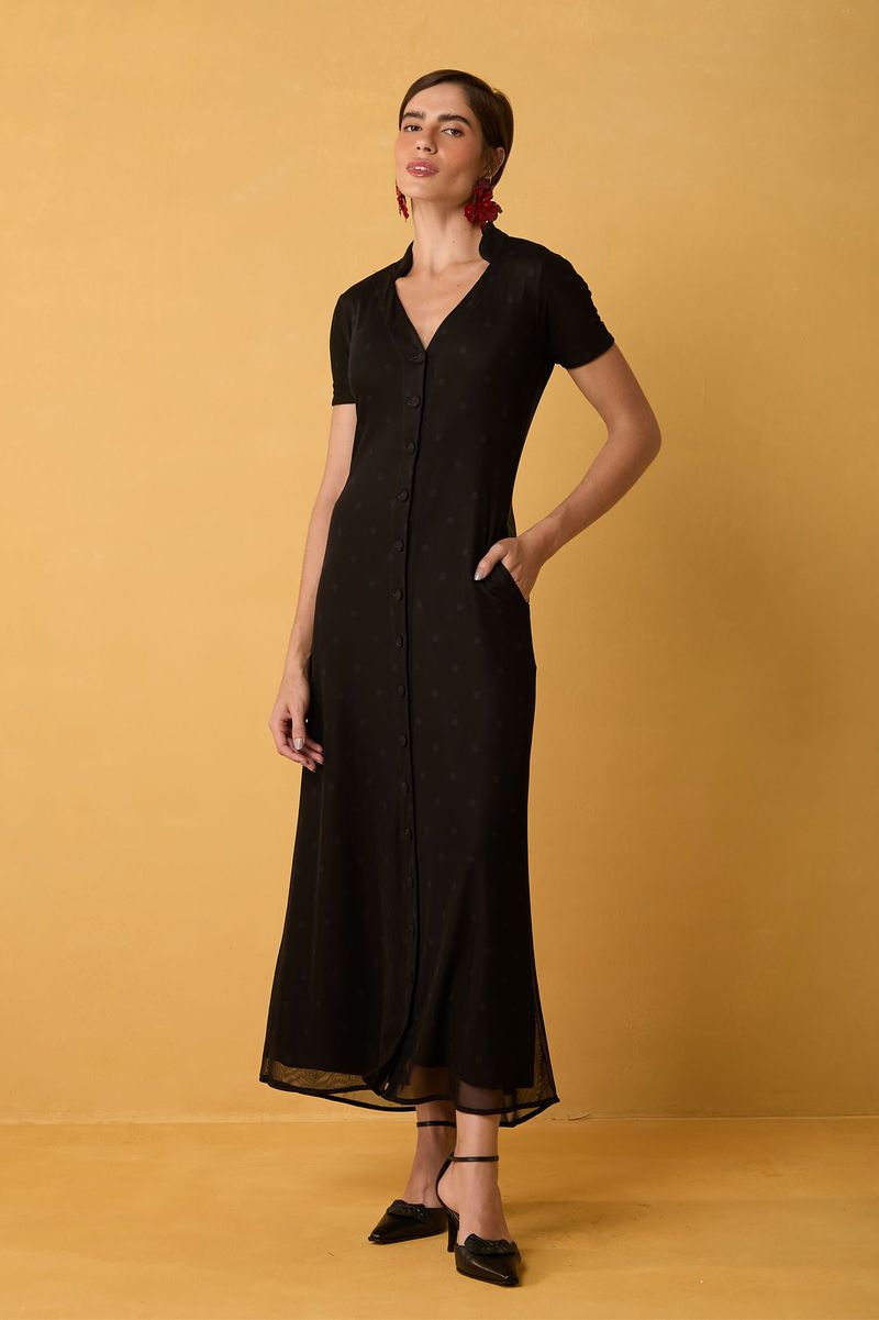 Vestido Chemise Longo de Tule Preto com Rosa Vermelha