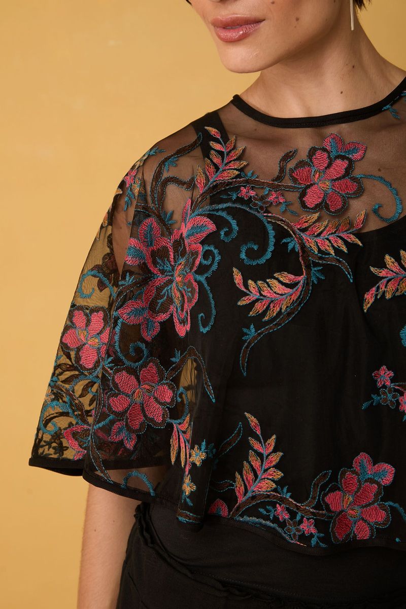 Bolero de Tule Preto com Bordado Floral Colorido