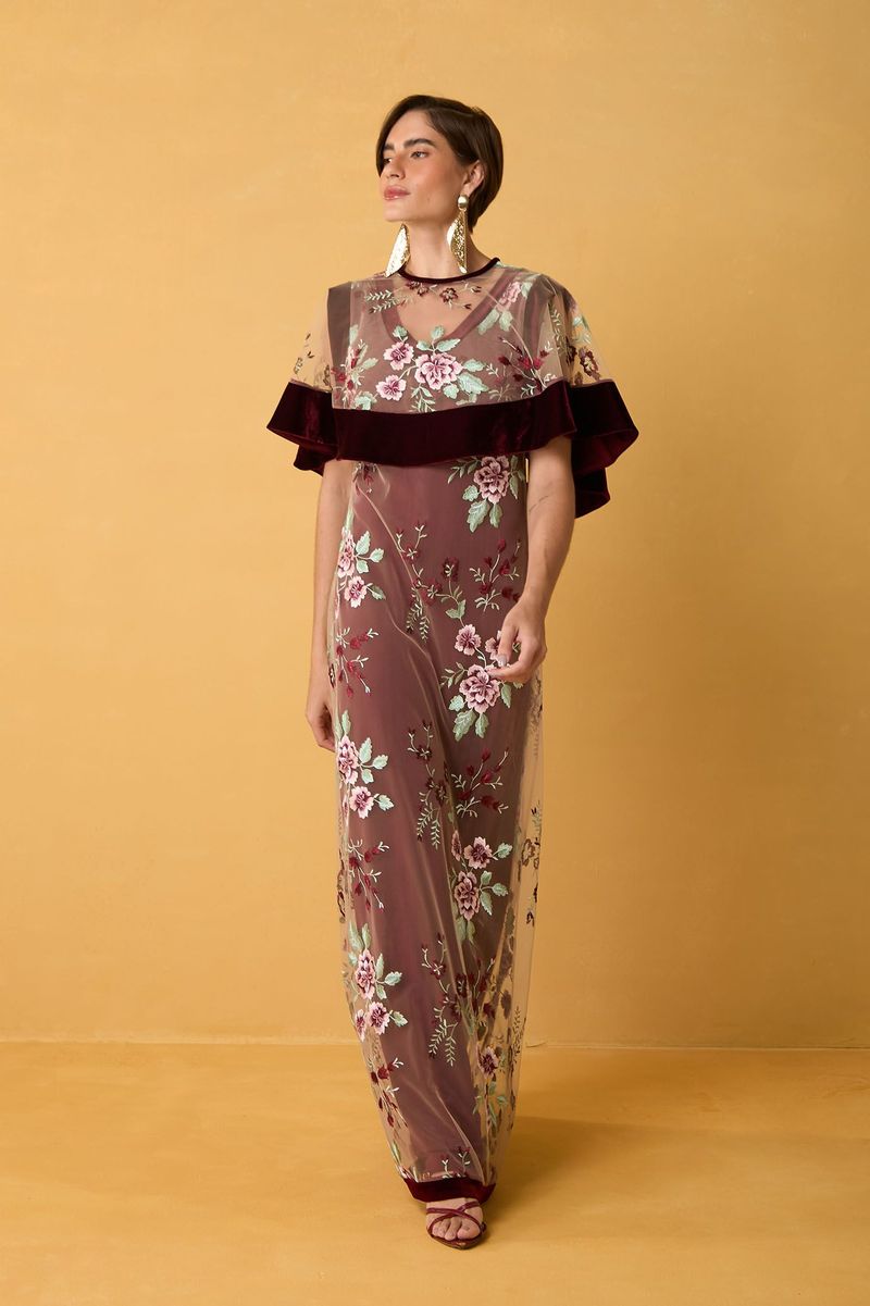 Vestido Longo de Tule Bordado Floral com Veludo Vinho