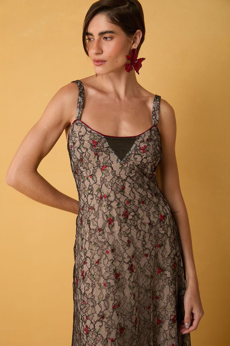 Vestido Longo 3 Camadas em Renda Preta e Tule Bordado Floral