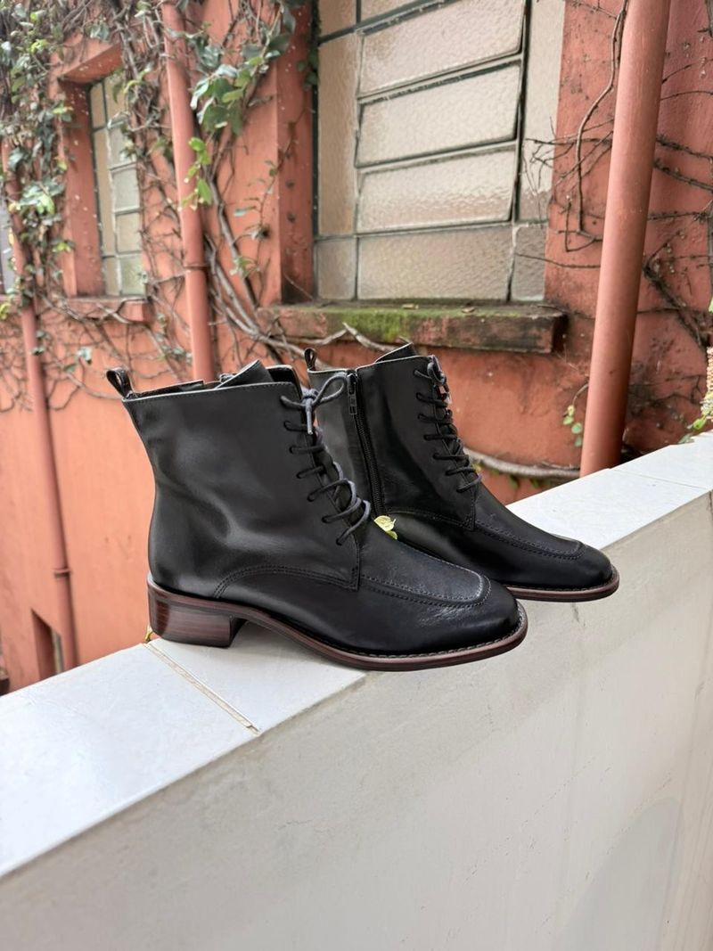 Bota Carol