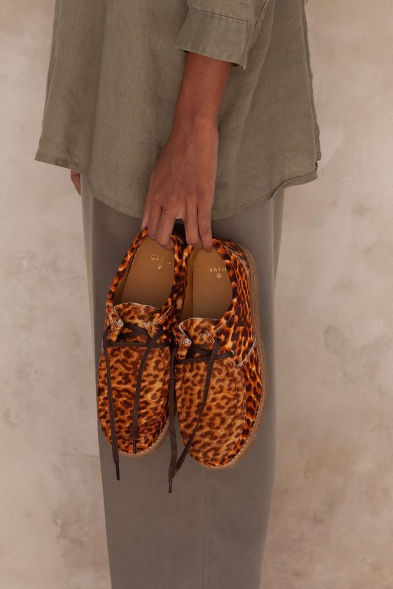 Wallabee Onça