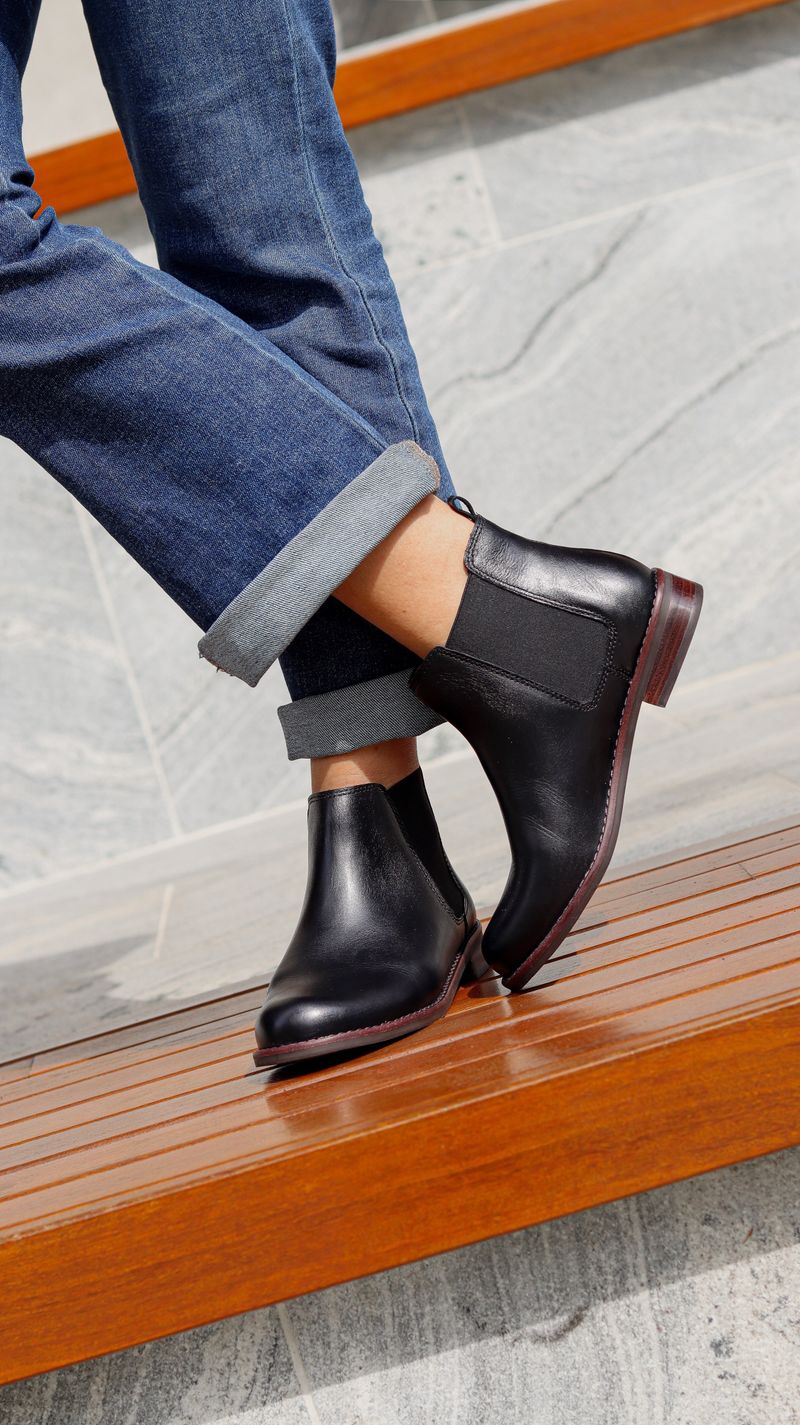 Bota Chelsea Preta