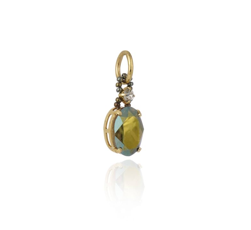 Pingente Oval Iridescente