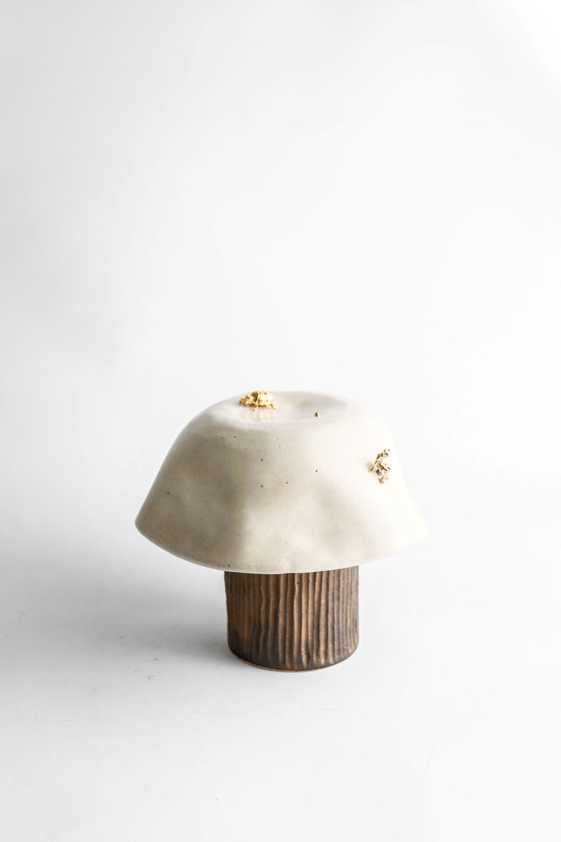 Coleção Biomas Nara Ota + Cerâmica & Cia - Cogumelo Branco G Pingos