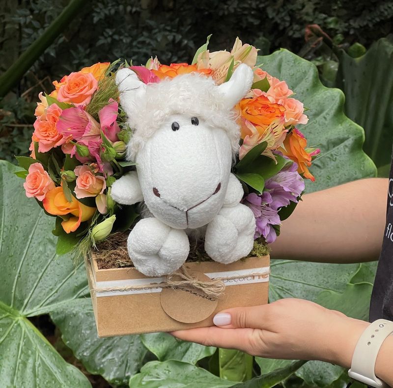 Arranjo Caixa Quadrada com Bichinho - KIDS