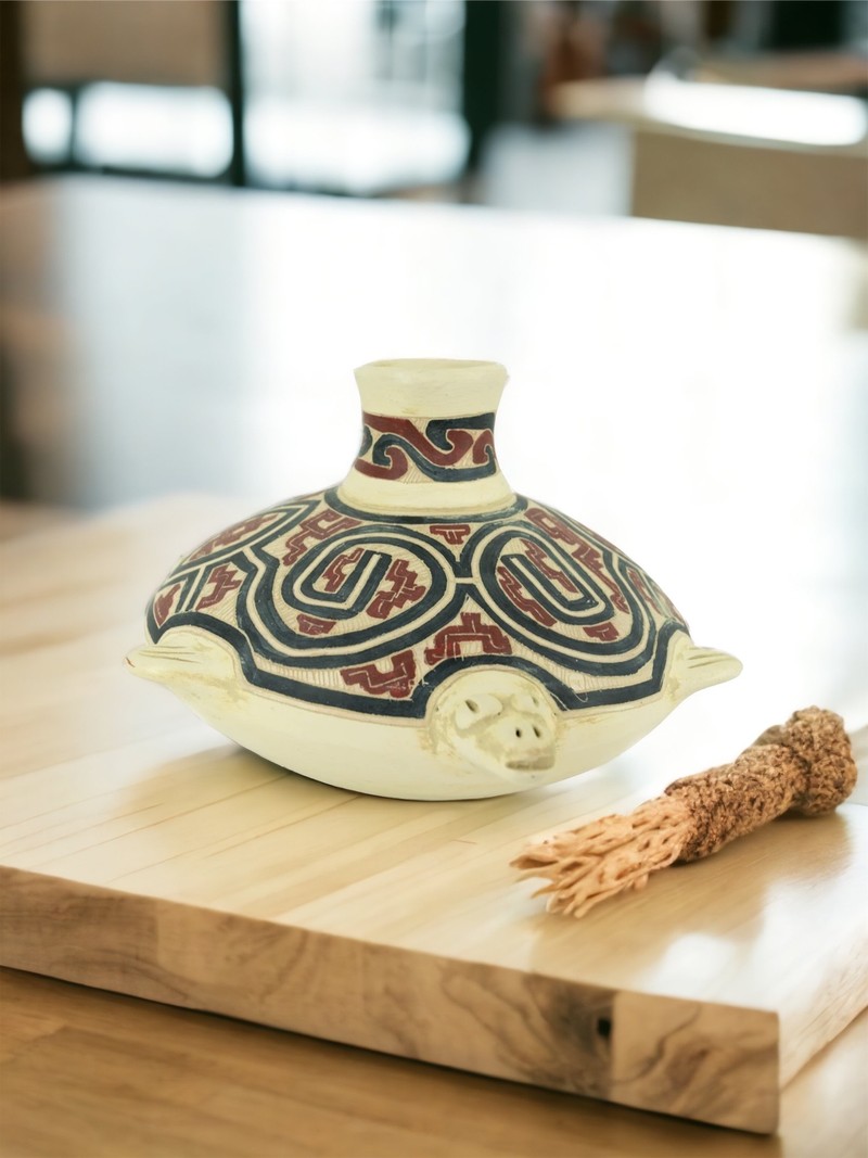 Vaso tartaruga  em cerâmica Marajoara