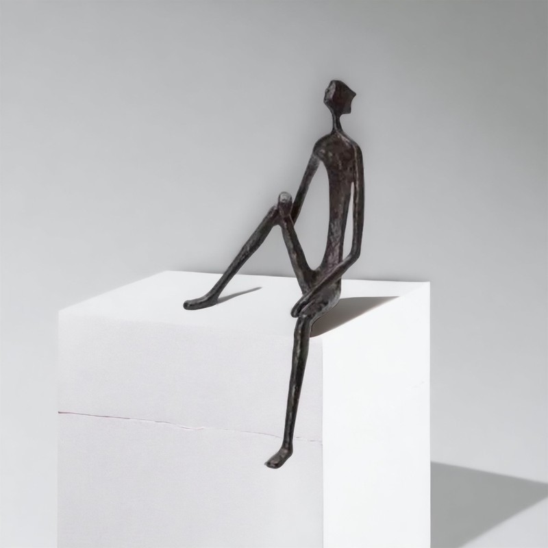 Escultura figura humana em metal I