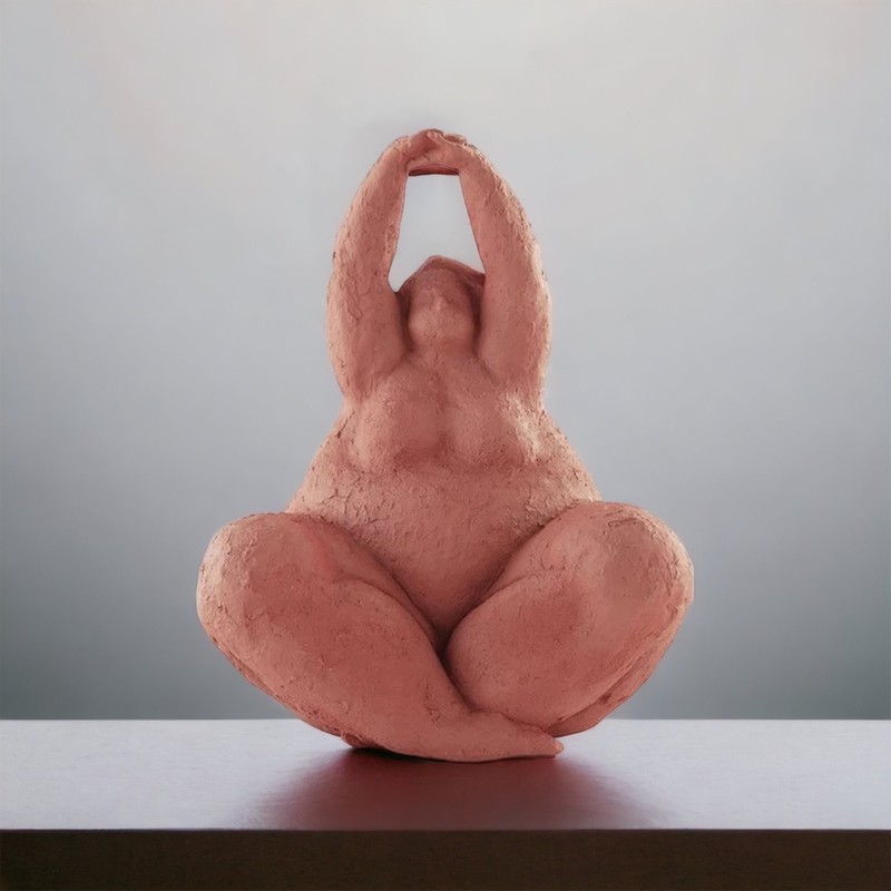 Escultura mulher em curvas III