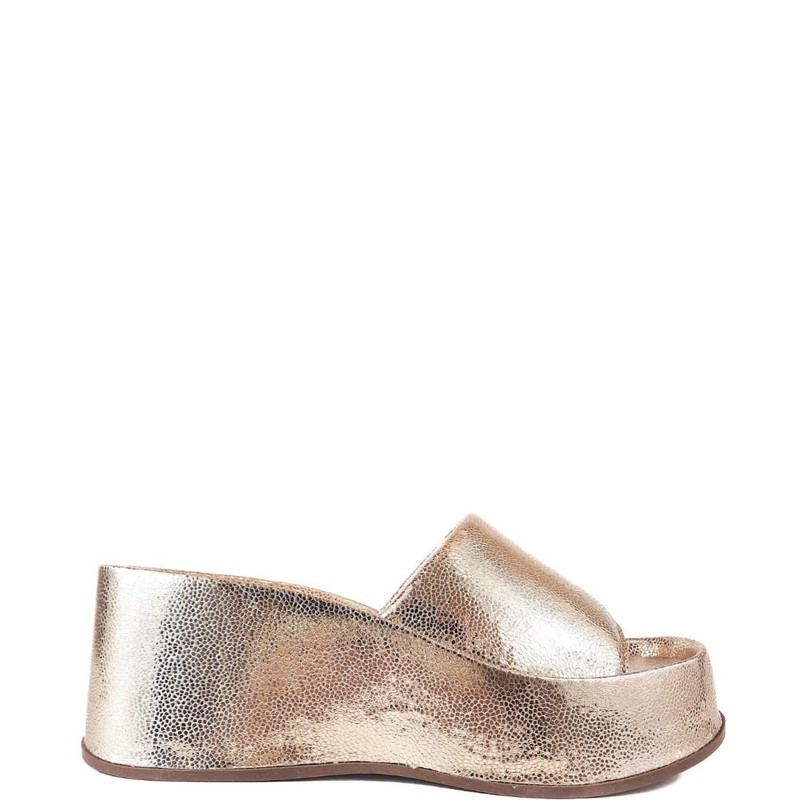 SANDALIA FLATFORM OURO