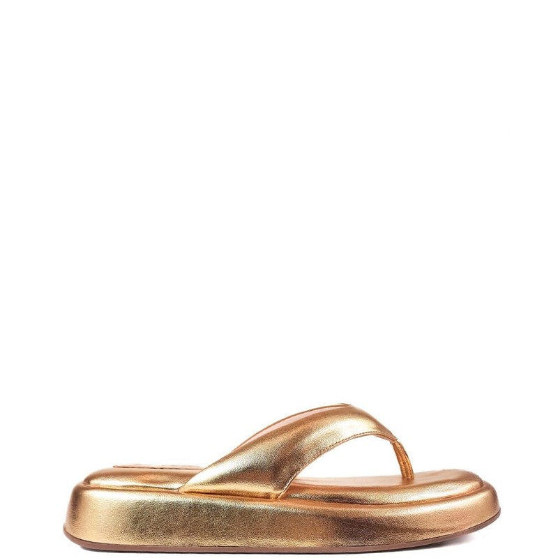 SANDALIA FLATFORM OURO