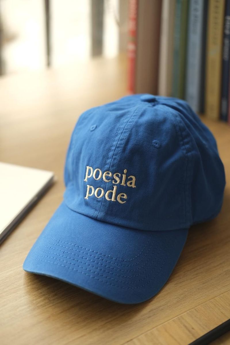 Boné Poesia Pode