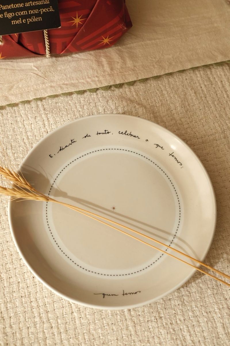 Pratos de porcelana Eulíricas + Quitanda