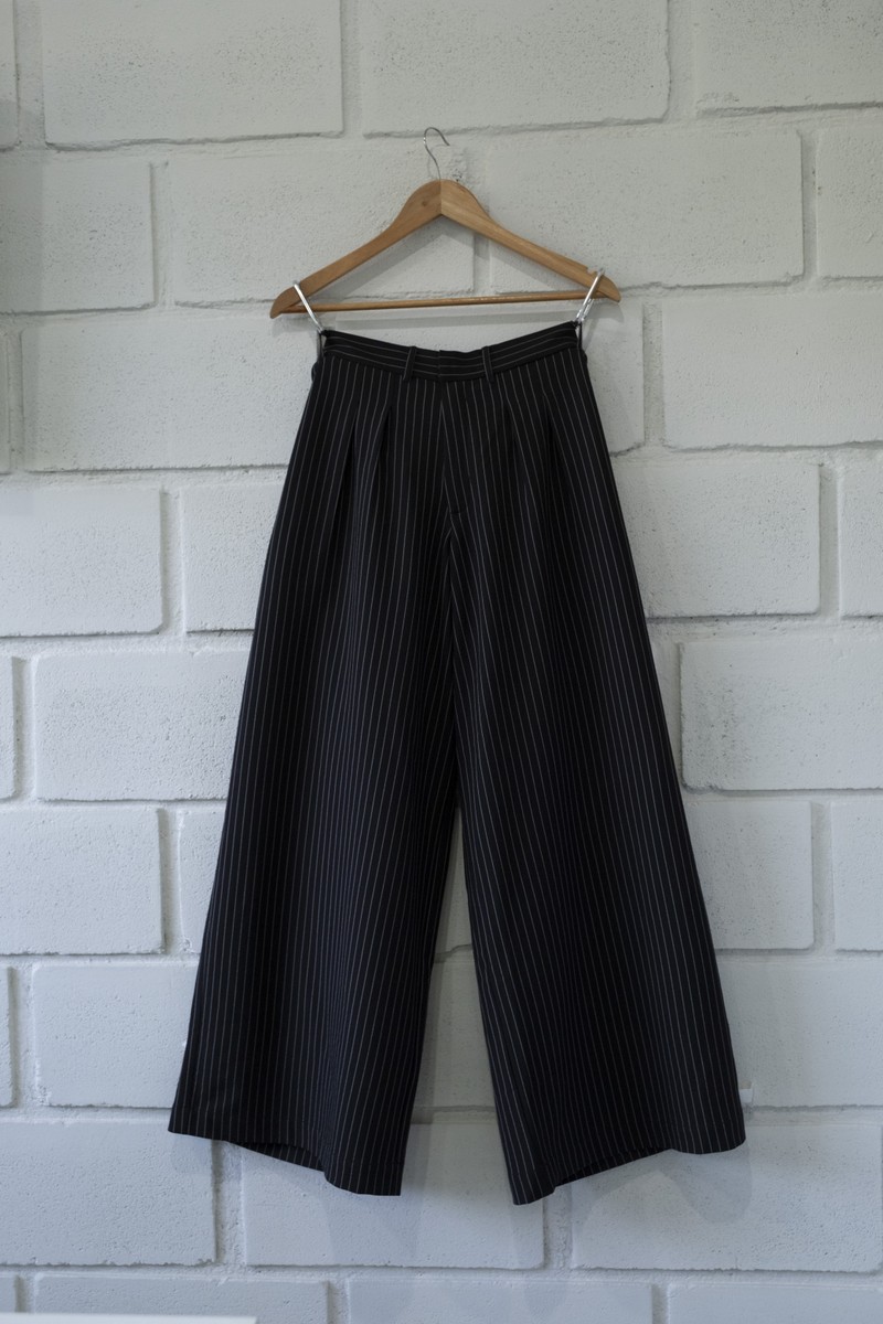 CALÇA ALFAIATARIA RISCA DE GIZ - PRETO